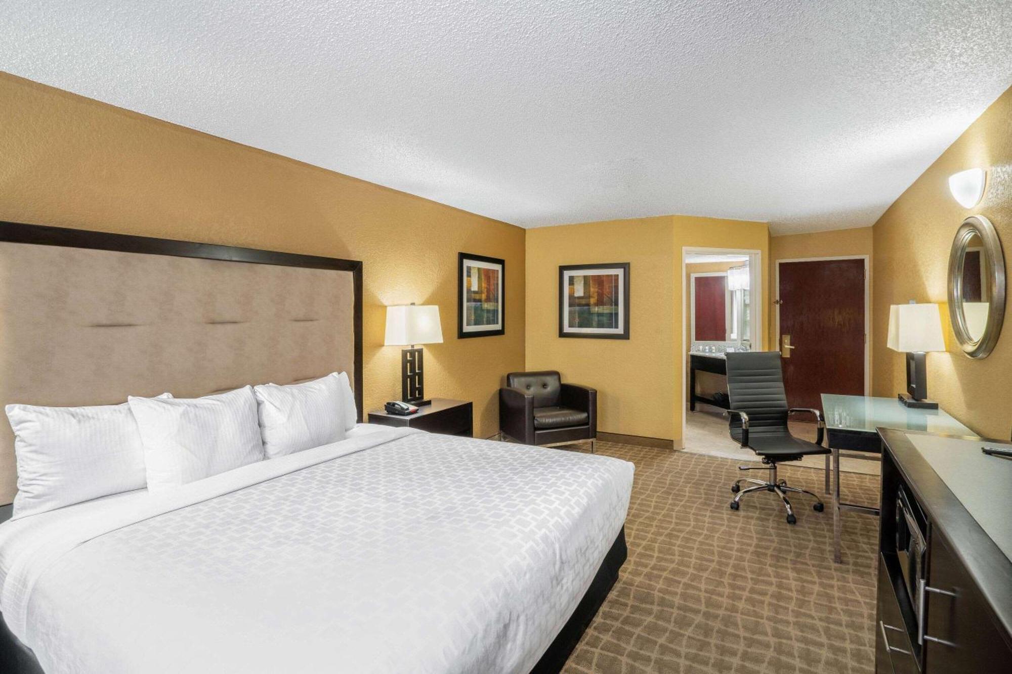 Hotel La Quinta By Wyndham Hot Springs Exteriér fotografie